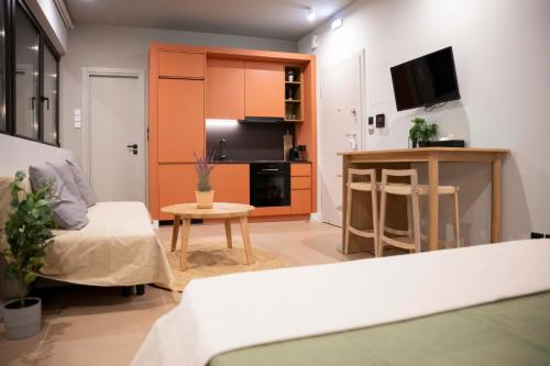 G&H Acropolis Stays! Iconic Views, Stylish Comfort