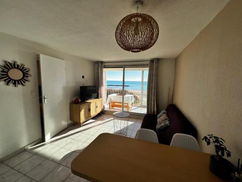 Ένα ή περισσότερα κρεβάτια σε δωμάτιο στο Appartement vue mer Valras plage