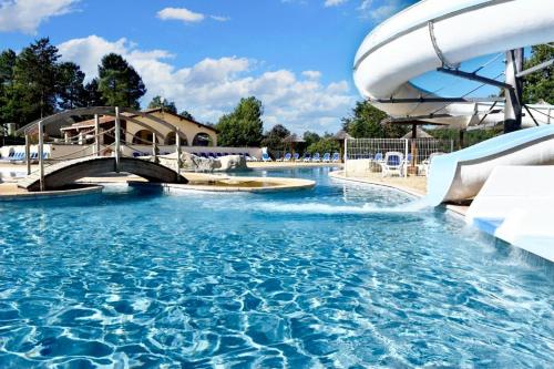 Maison charmante à Salavas avec piscine et jardin