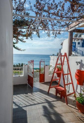 Aristomenis House Lentas