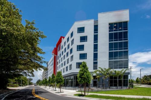 a rendering of the front of the office building at Kompose Boutique Miami Airport in Miami
