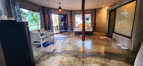 Φωτογραφία από το άλμπουμ του Sea view dome house kantiang bay σε Ko Bu Bu