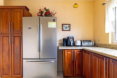 Una cocina o zona de cocina en Misty Hills Retreat