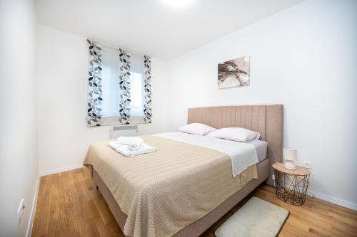 Apartments with parking space Zadar - 23405