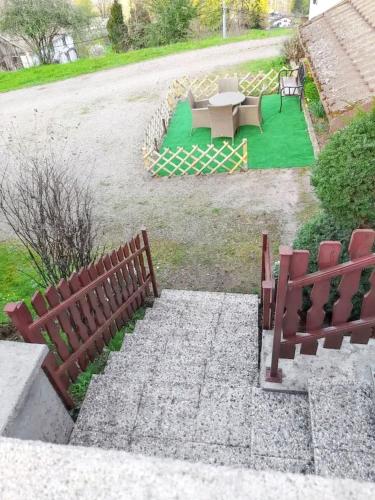 Zahrada ubytování Appartement moderne avec terrasse à Cornimont - 65 m² - BBQ.