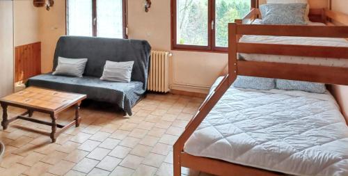 Postel nebo postele na pokoji v ubytování Studio charmant à Cornimont, 30 m², terrasse ensoleillée