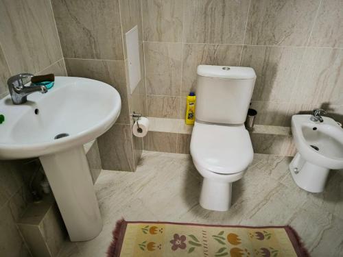 Fotografie z fotogalerie ubytování 3-х комнатная квартира, кухня-студия v destinaci Astana