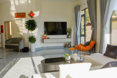 Μια τηλεόραση ή/και κέντρο ψυχαγωγίας στο GaUn Hill Villa
