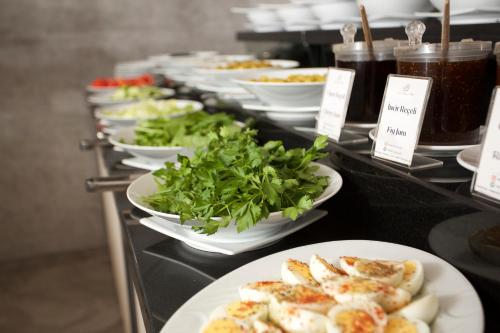 ホテルの敷地内または近くでの食事または食べ物