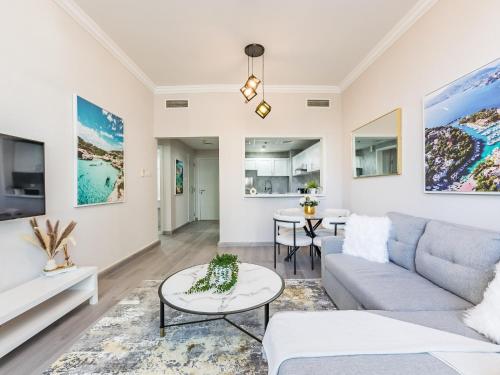 The 'Mallorca' Condo - 1BR - JBR Beachfront Stay