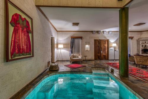 Kolam renang di atau dekat dengan MUSEUM HOTEL - Relais & Châteaux