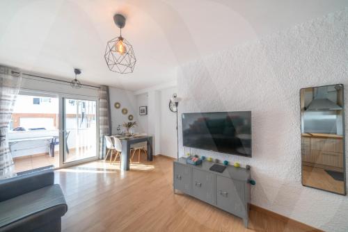 Belle Maison Roses Puig Rom by Welhomy
