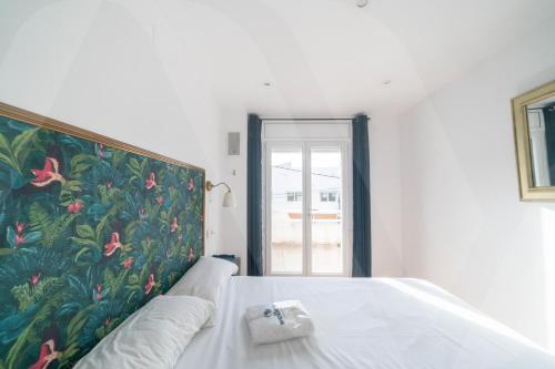 Belle Maison Roses Puig Rom by Welhomy