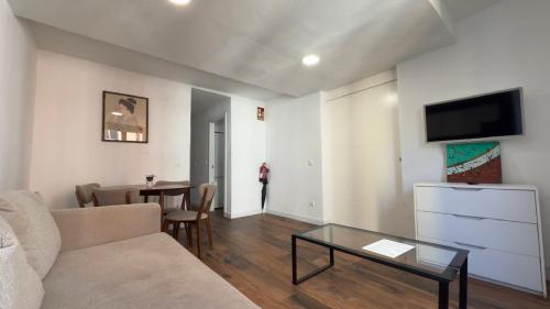Central and Cozy in Madrid 3D