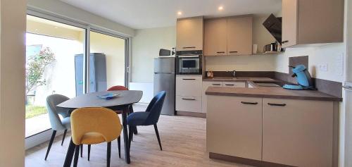 Kuchyň nebo kuchyňský kout v ubytování Appartement Au calme Quiberon