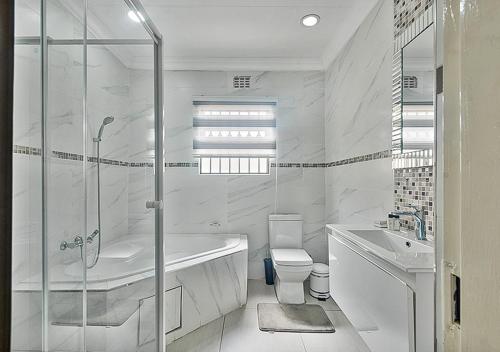 Un baño de The Golden Place