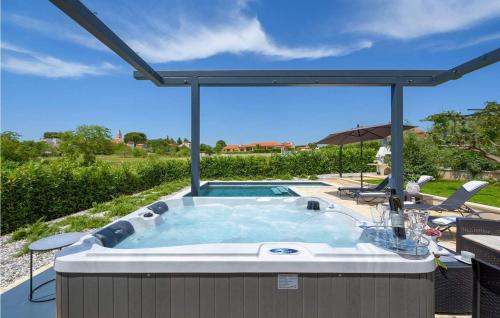 Bazén v ubytování Villa Luna Sol nebo v jeho okolí