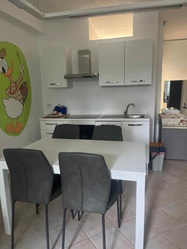 Η κουζίνα ή μικρή κουζίνα στο La Piccola Scuola
