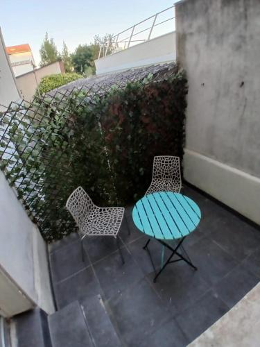 Balkón nebo terasa v ubytování Charming 2 rooms 2 pas RER B Laplace 15 min Paris