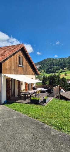 Maison 3 étoiles hautes Vosges vue directe sur la montagne