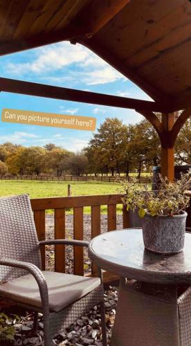 Gambar di galeri bagi Stone barn rural location, with amazing views! di Bridgend