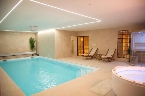 Bonica Spa, Exceptionnel, piscine intérieure, spa, sauna et Parking privé