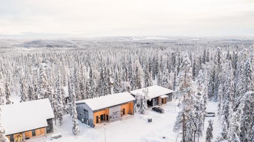 an aerial view of a house in the snow at Villa Havu A in Syöte