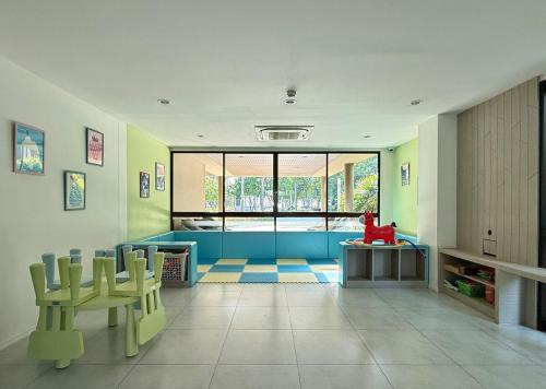 Ruang duduk di Room in Tambon Cha-am