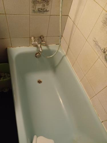 Bilik mandi di transit