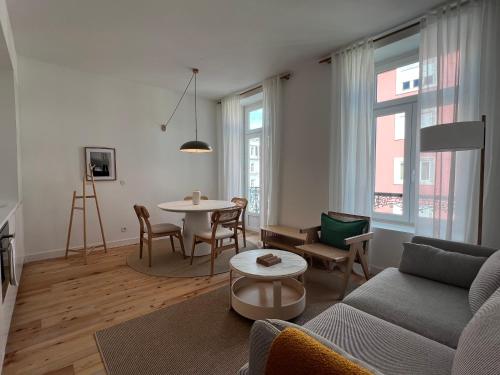 DL Apartments