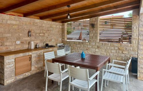 Awesome Home In Santalezi With Wifi