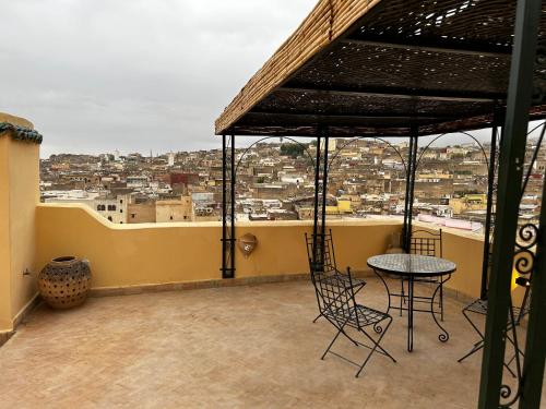 Un balcón o terraza en Dar Na