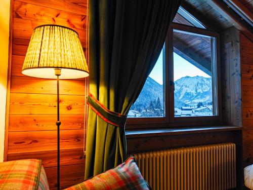 Nespecifikovaný výhled na hory nebo výhled na hory při pohledu z hotelu