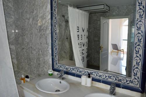 Bilik mandi di Beachfront Heaven Apartment - Carvajal Beach