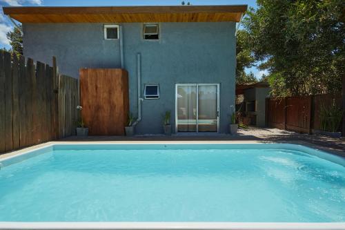 Piscina a Elén o a prop