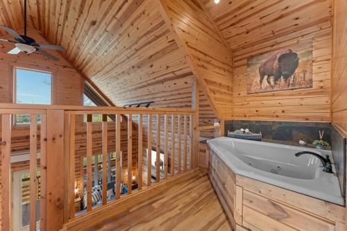 Φωτογραφία από το άλμπουμ του Cabin 5 Mtn View Cabin Near River with Hot Tub and Fire Pit σε Jasper