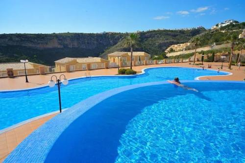 Montecala 3-bedroom apartment with spectacular views and pools