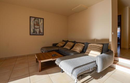 Ein Sitzbereich in der Unterkunft Nice Home In Sagone With Wi-Fi