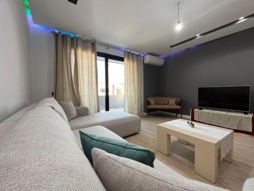 TV a/nebo společenská místnost v ubytování B2 Apartment 3