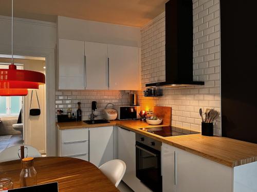 Una cocina o zona de cocina en Hygge houses l Cozy, Central 1BR Apt in the best part of Oslo l Sleep 3