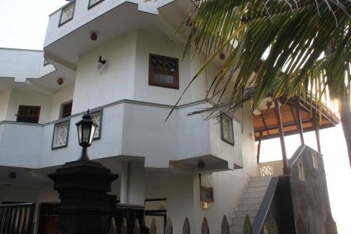 El edificio en el que está la casa de huéspedes