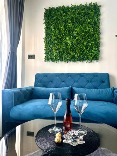 Serenity - stylish studio apartment with parking garage