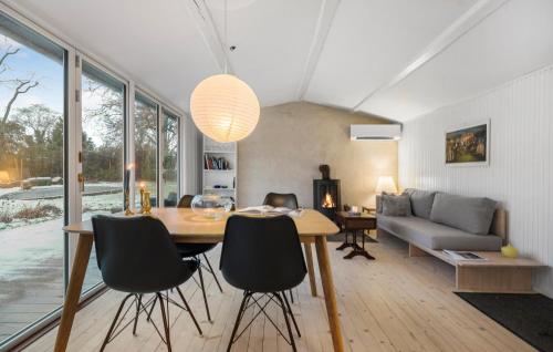 Χώρος καθιστικού στο 3 Bedroom Nice Home In Grevinge