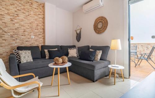 Χώρος καθιστικού στο 2 Bedroom Nice Apartment In Chipiona