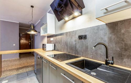 Nice Apartment In Torrevieja With Wifi