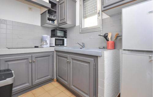 Amazing Apartment In Fréjus With Wifi