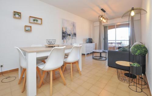 Gorgeous Apartment In Fréjus With Wifi