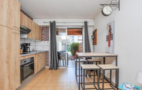 Cozy Apartment In Fréjus With Wifi