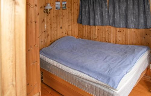 Ένα ή περισσότερα κρεβάτια σε δωμάτιο στο Nice Home In Muskö With Wifi