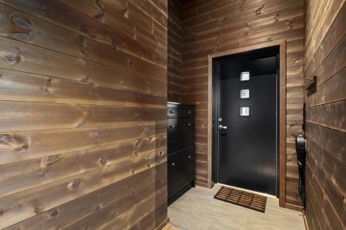 Ένα μπάνιο στο Exclusive mountain cabin with spectacular views at the top of Hodlekve with possibility of extra unit